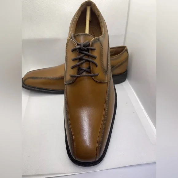 G. H. bass mens Boys shoes/ Gordon -Tan /9 M/ Best For Dressing Up/Leather